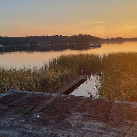 Mecklenburgische Seenplatte - Saniertes und gemütliches Haus mit großem Garten und optionalem Steg Grosszerlang Exterior foto