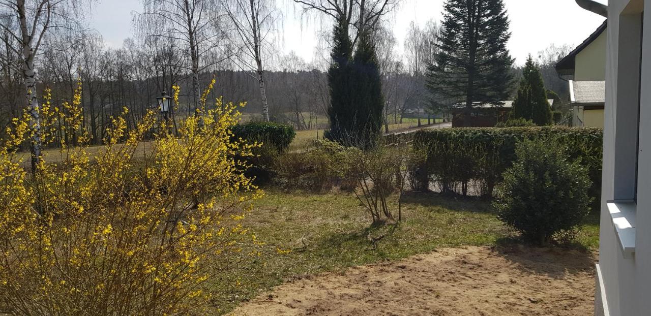 Mecklenburgische Seenplatte - Saniertes und gemütliches Haus mit großem Garten und optionalem Steg Grosszerlang Exterior foto