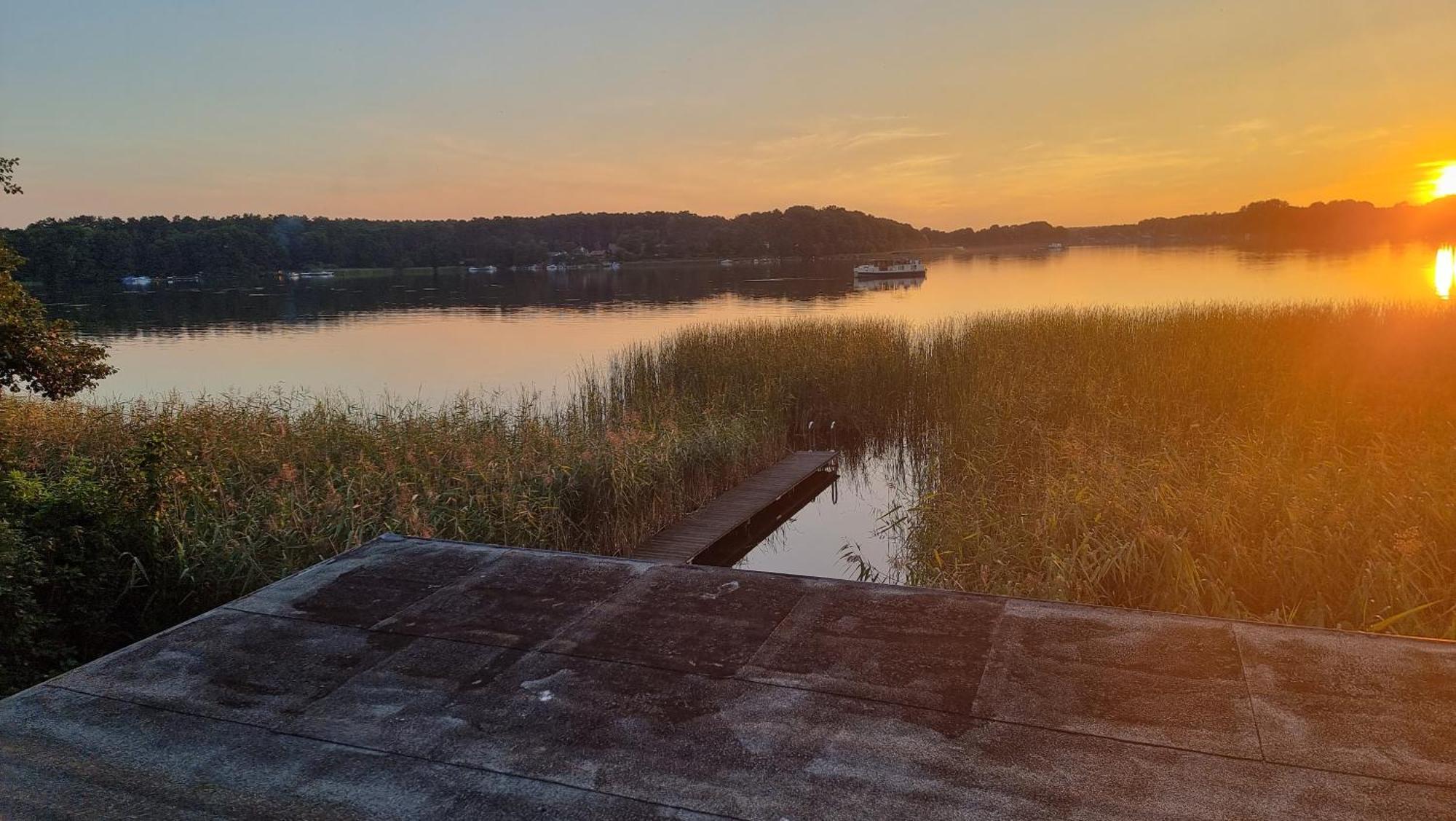 Mecklenburgische Seenplatte - Saniertes und gemütliches Haus mit großem Garten und optionalem Steg Grosszerlang Exterior foto
